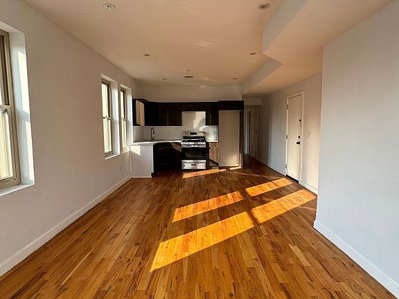 4th image of 587 Central Ave #3