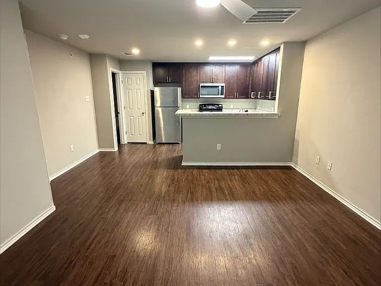 6108 Abrams Rd #517 — Photo 1
