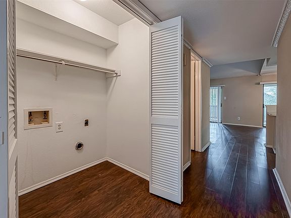 5th image of 14911 Wunderlich Dr APT 1206