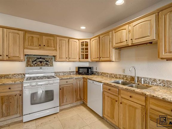 5th image of 443 Storm Mountain Ct