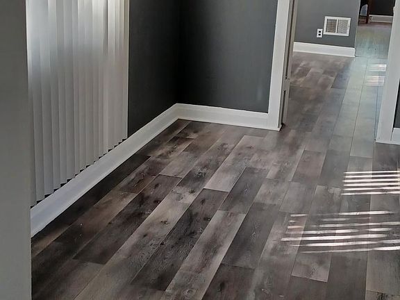 4th image of 2702 S Hillock Ave #2