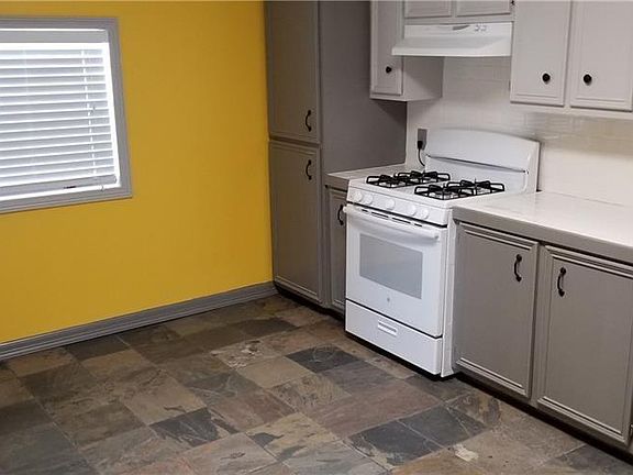 4th image of 306 S 6th St