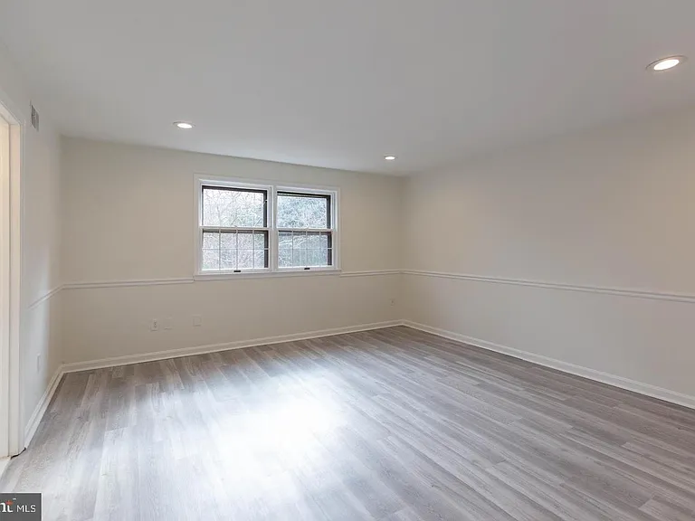 9311 Marycrest St — Photo 18