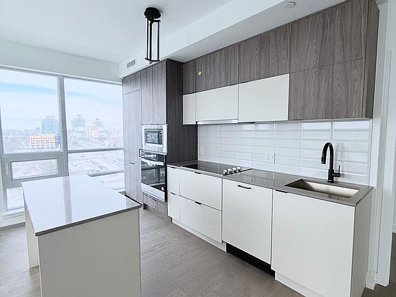 3rd image of 8888 Yonge St #902