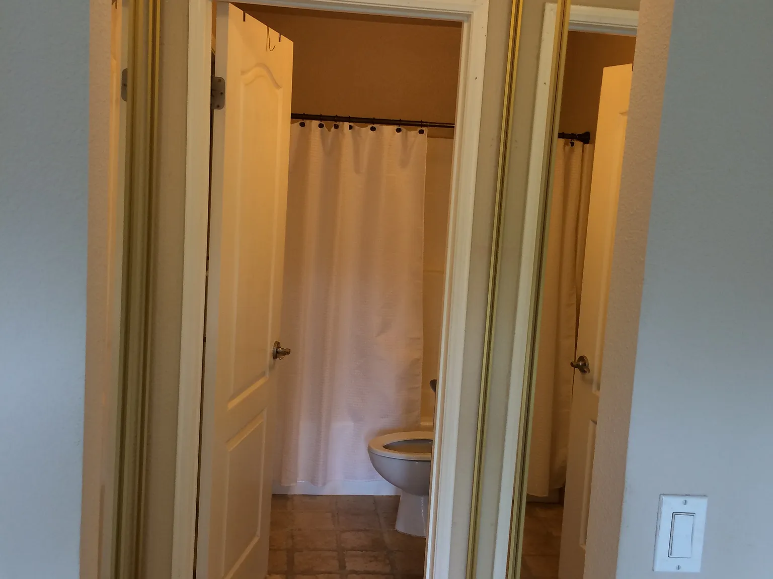 2 bed, 850 sqft, $3,400 — Photo 2