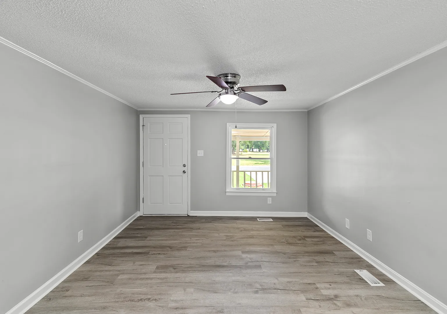 3 bed, 2.5 bath, 1300 sqft, $1,500 — Photo 4