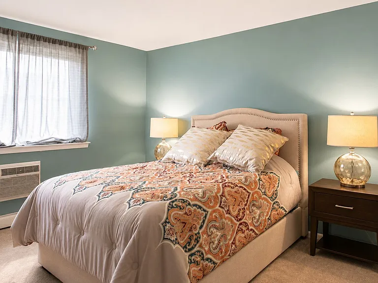 Camp Hill Plaza Apartment Homes — Photo 11