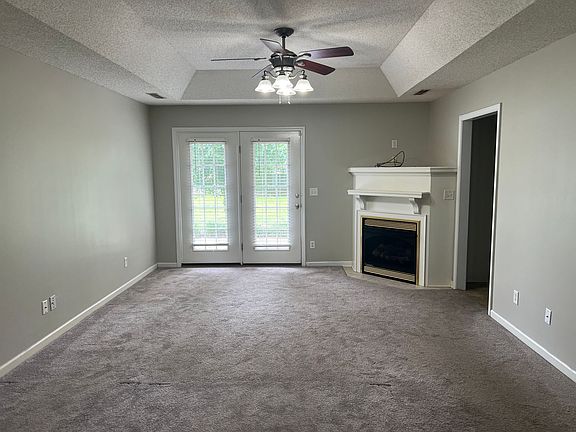 4th image of 325 Trailwood Dr