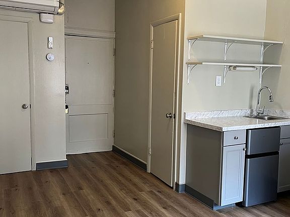 3rd image of 19 W 5th Ave #116