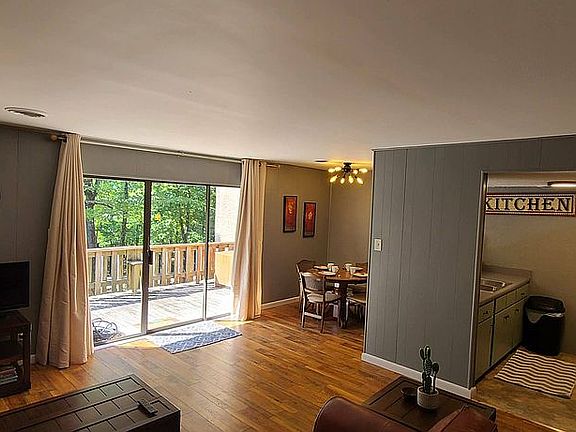 4th image of 104 Chelsea Dr APT 67