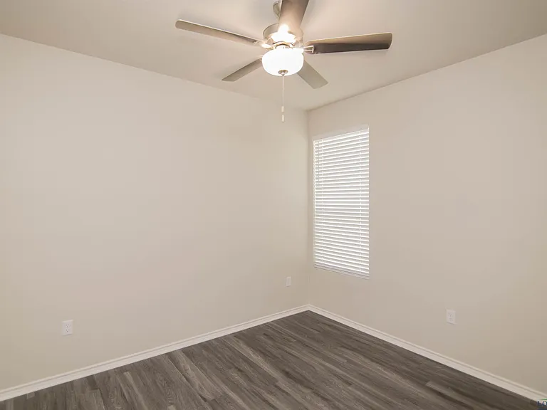 1427 Monterey Dr — Photo 6
