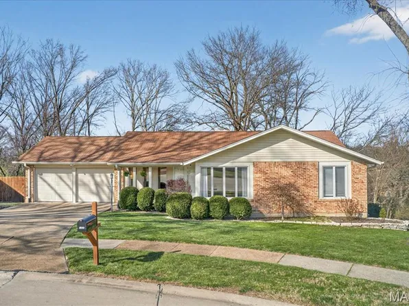 1430 Silverleaf Ln, Saint Louis, MO 63146
