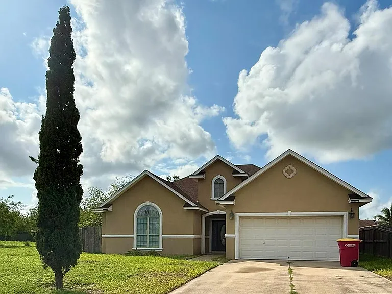 5871 Greenwood Dr — Photo 2