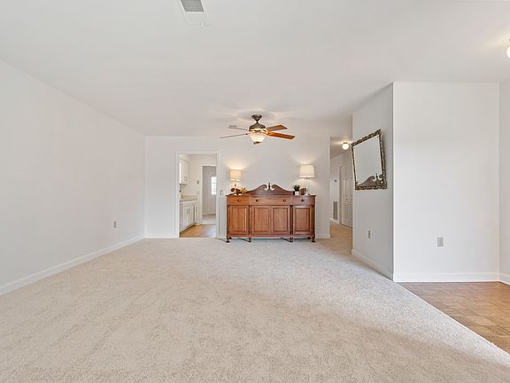 4th image of 709 Mount Carmel Pl