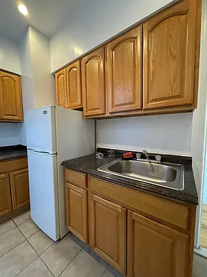 Rented by HOLTON REAL ESTATE INC. | media 19