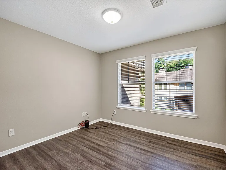 77 Woodlily Pl — Photo 24