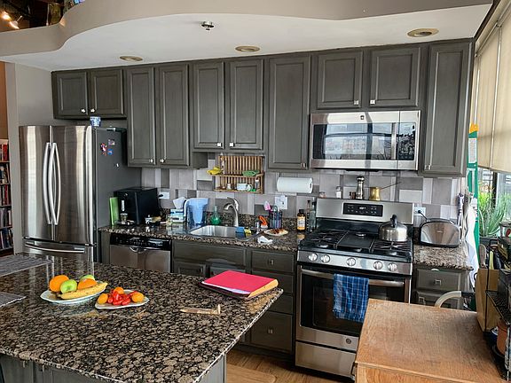 4th image of 2310 S Canal St Unit 501