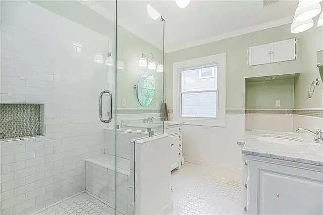 4938 Forest Ave — Photo 5