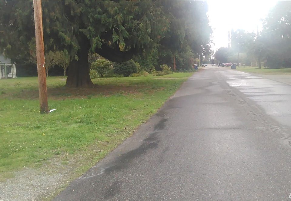 2nd image of 336 N Baker St