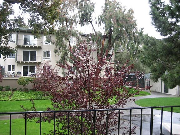 2nd image of 821 N Humboldt St APT 214