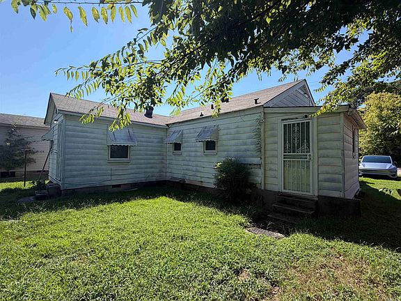 3rd image of 403 E 19th St