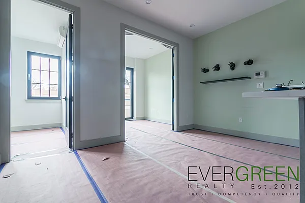Rented by Evergreen Apartments BK | media 31