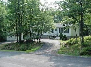 164 Lower Lakeview Dr, Hawley, PA 18428