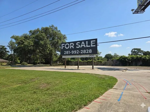 1002 Blackhaw St, Houston, TX 77079