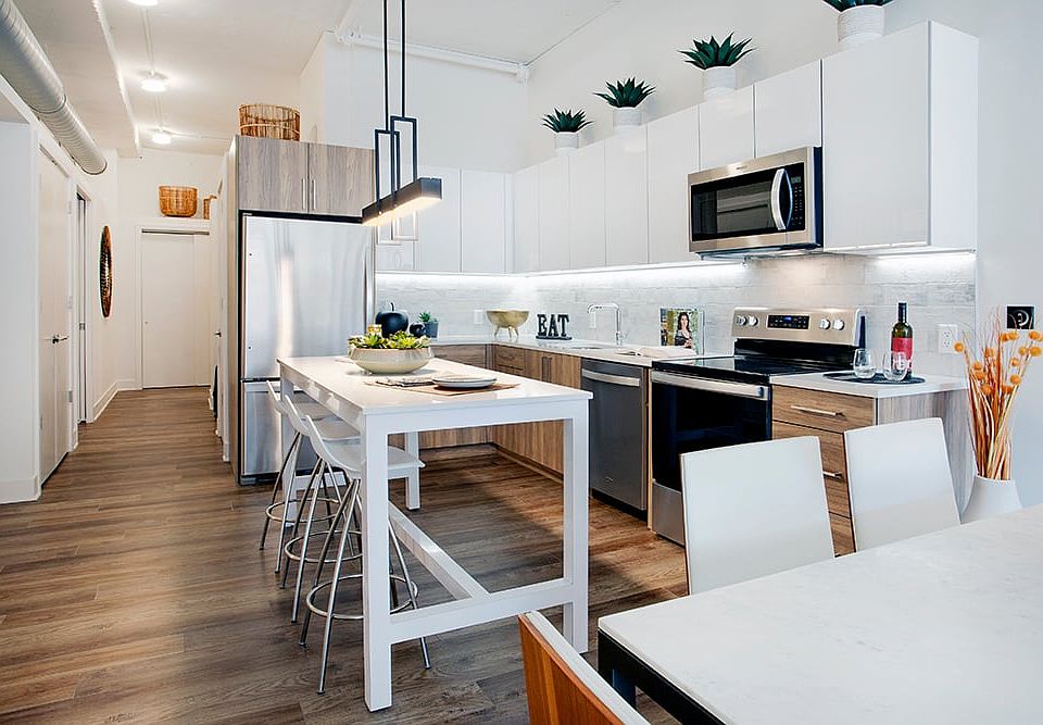 Kitchen with Breakfast Bar in Model 307