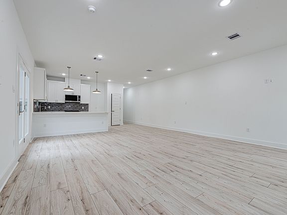 3rd image of 9222 Hillis St #A/b