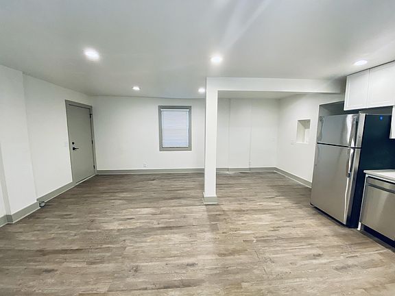 4th image of 4007 Delaware Ave #E1