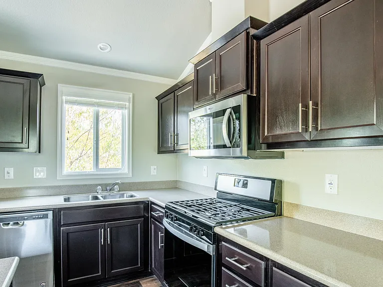 408 Springvalley Dr — Photo 6