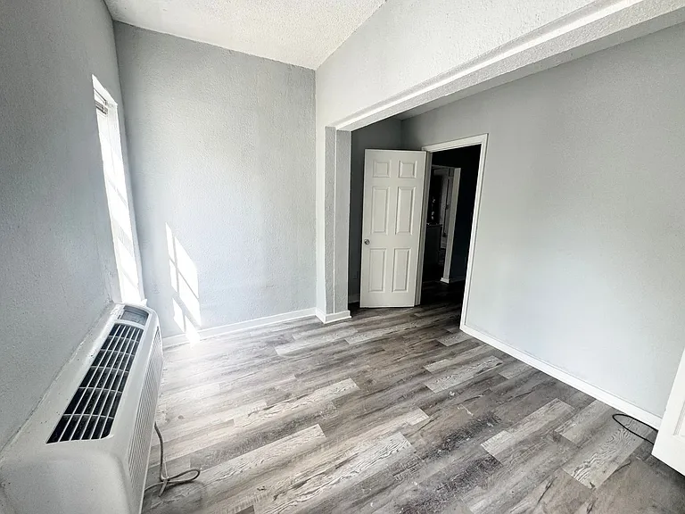 704 Cordova Dr #7 — Photo 17