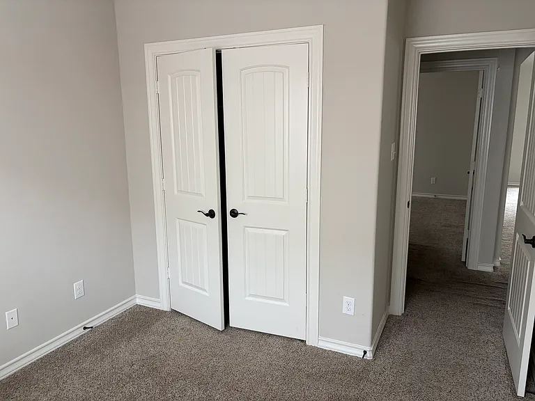 2418 Dianna Lee Dr — Photo 8