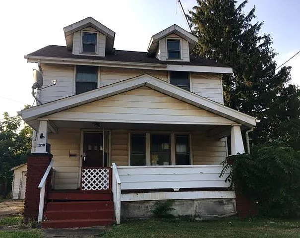 1350 Elm Rd NE photo 1