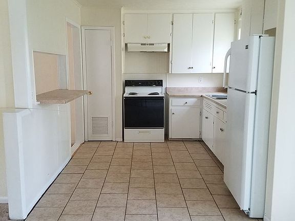 3rd image of 1401 Alta Mira Dr