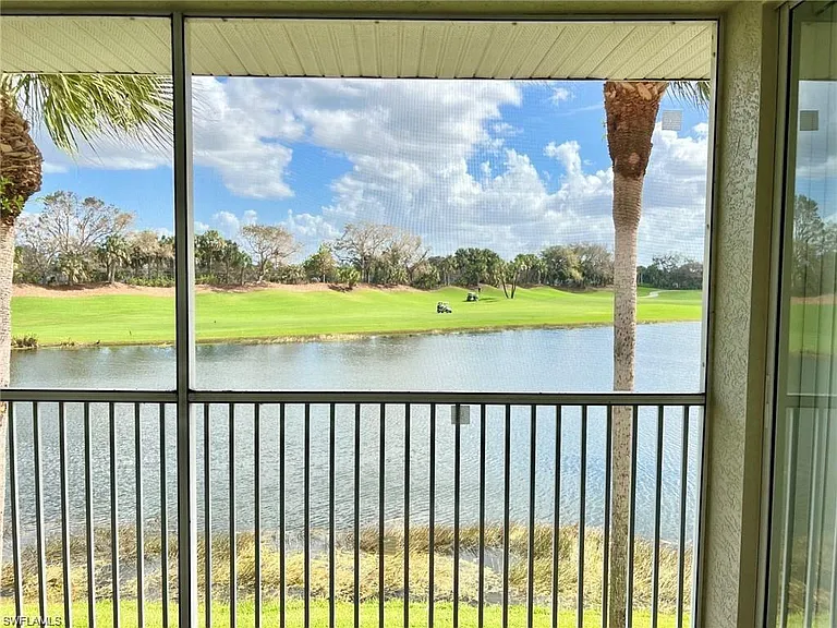 2290 Carrington Ct #202 — Photo 16