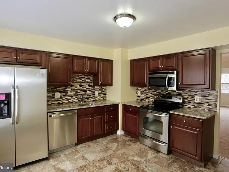 2215 N Somerset St — Photo 6