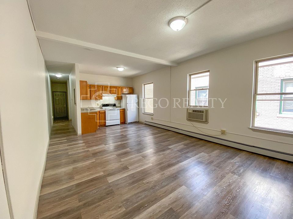 1st image of 277 Buckingham St #304