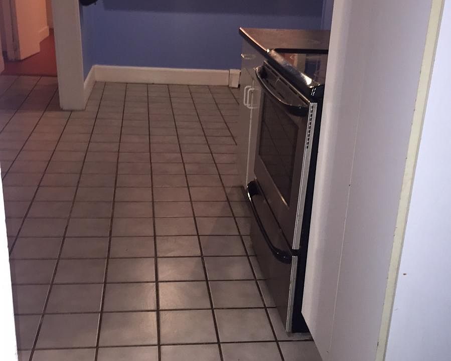 2nd image of 8 Heath St