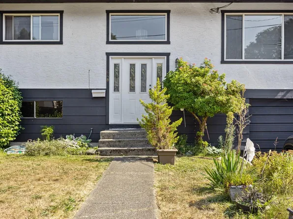 648 22nd St, Courtenay, BC V9N 6L1