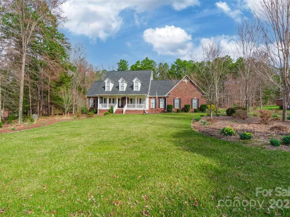 514 Saint Johns Dr, Salisbury, NC 28144