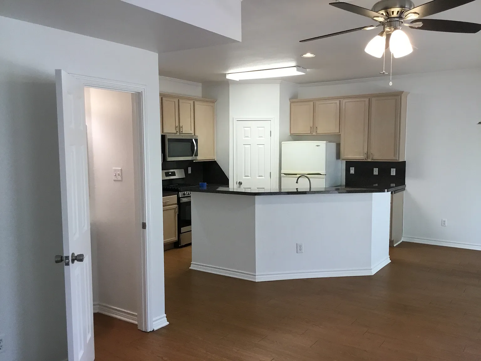 2909 Whisper Oaks Ln — Photo 4