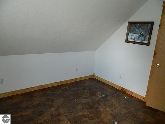 5th image of 1816 Eisenhower Rd