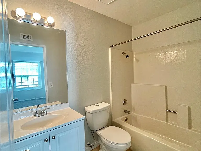 5640 Riverside Dr #110 — Photo 15