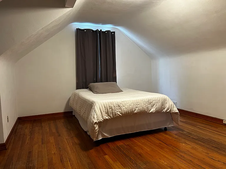 Upstairs Bedroom 2