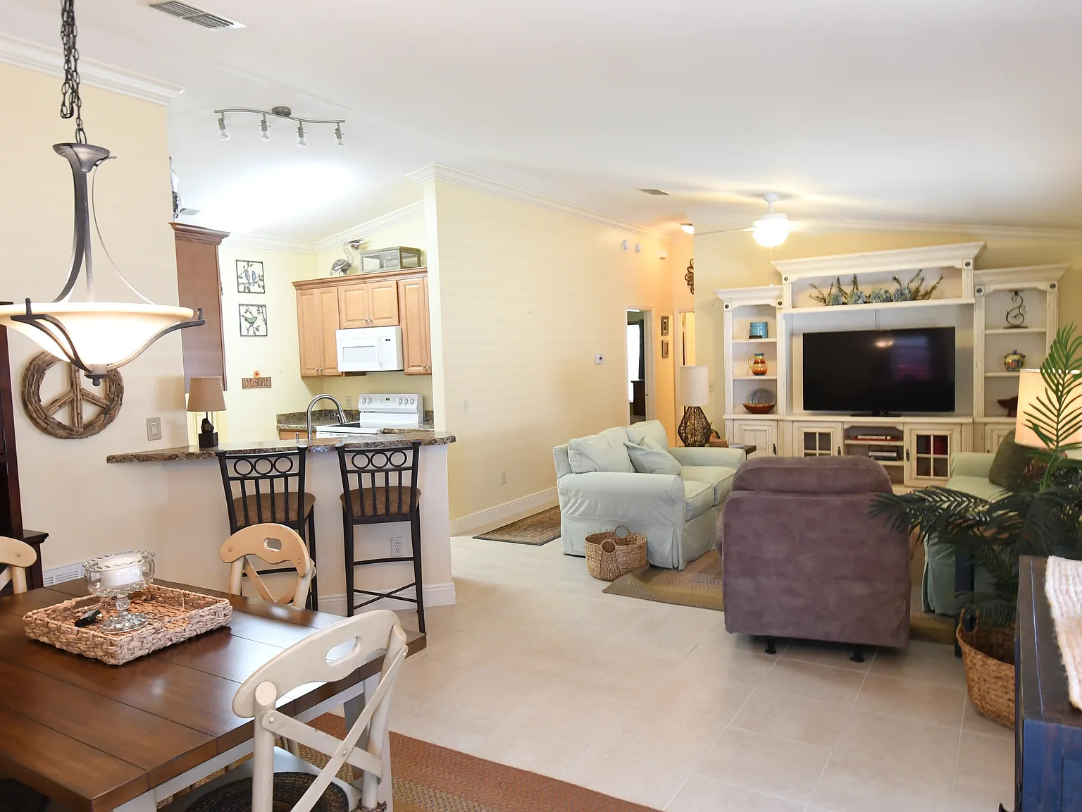 2 bed, 1188 sqft, $2,000 — Photo 3