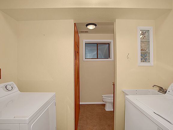5th image of 19530 SE 23rd St