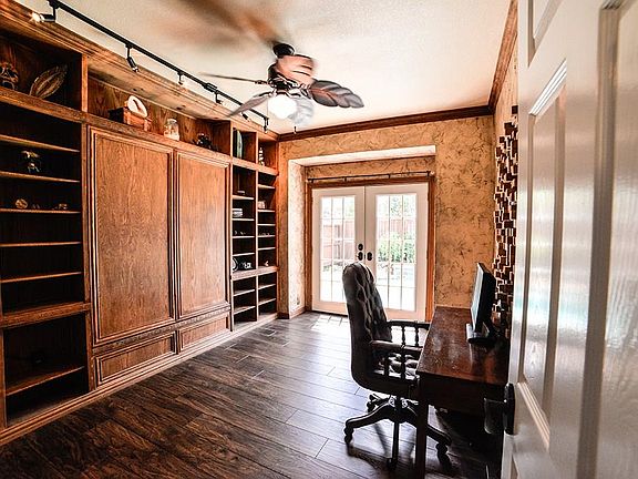 3rd image of 2617 Dunbar Dr