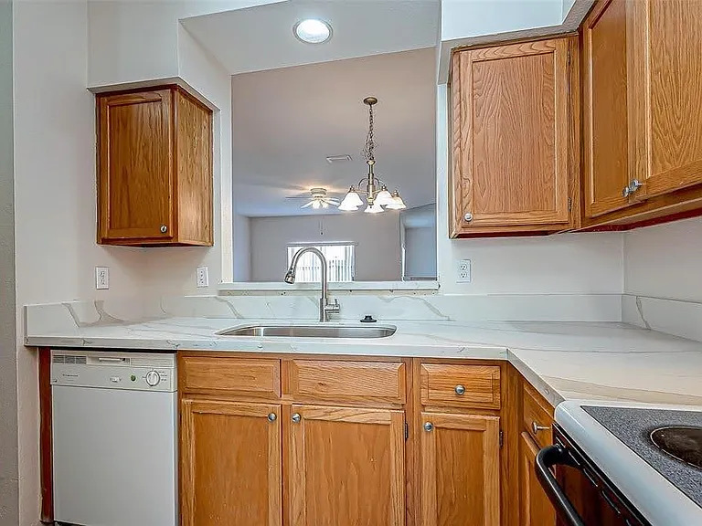 7729 Cambridge St #7729 — Photo 14